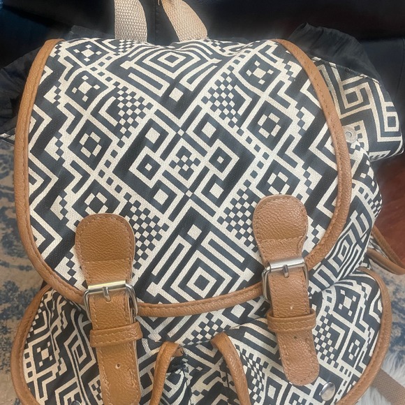 Emma & Chloe Boho Aztec Print Canvas Backpack Rucksack Black White - Picture 3 of 9